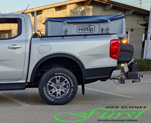 HILLTIP IceStriker 550 Aufbaustreuer in Grau auf einem Ford Ranger Baujahr 2024